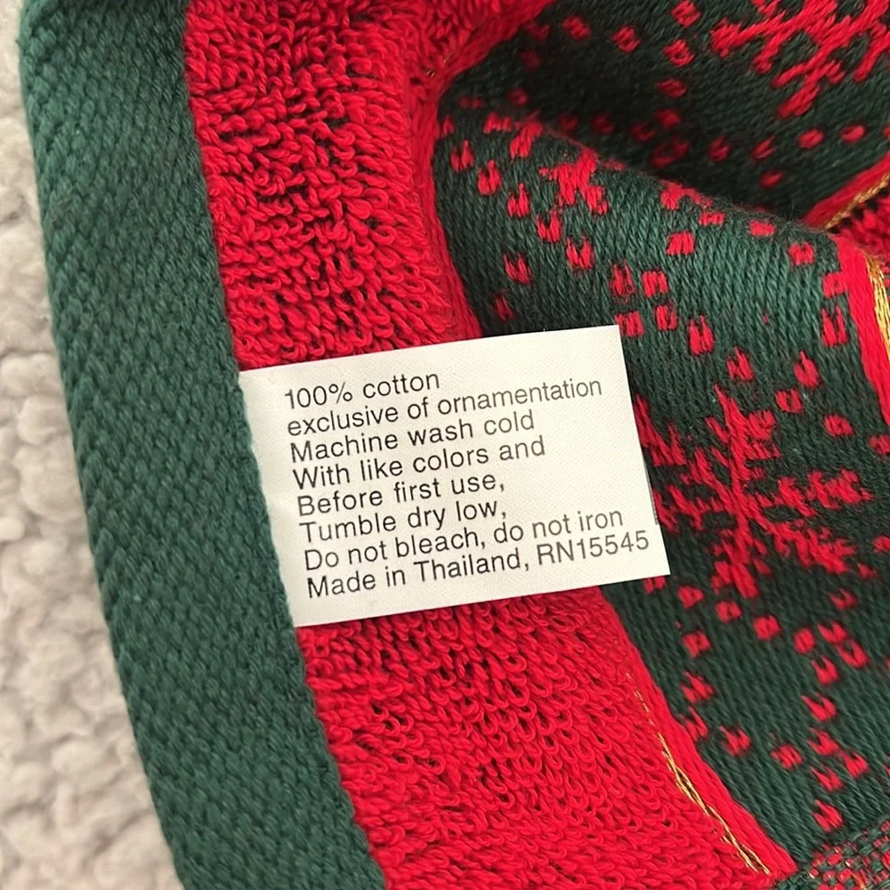 Pair of Holiday Greeting Christmas Hand Towels 🎄🎅🏼